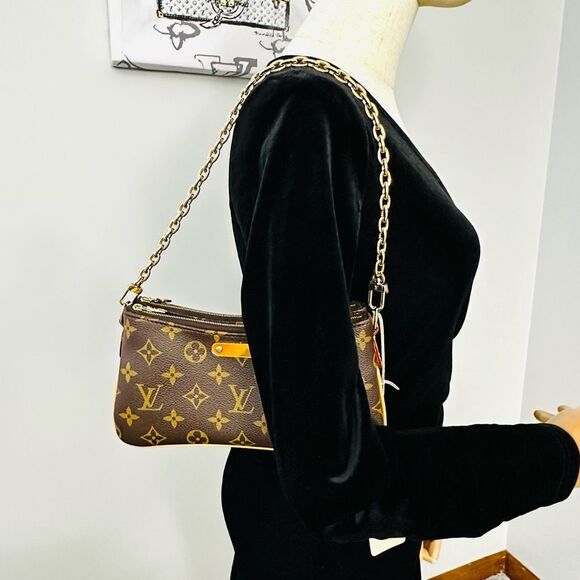 Louis Vuitton Liv Pochette - Picture 14 of 16